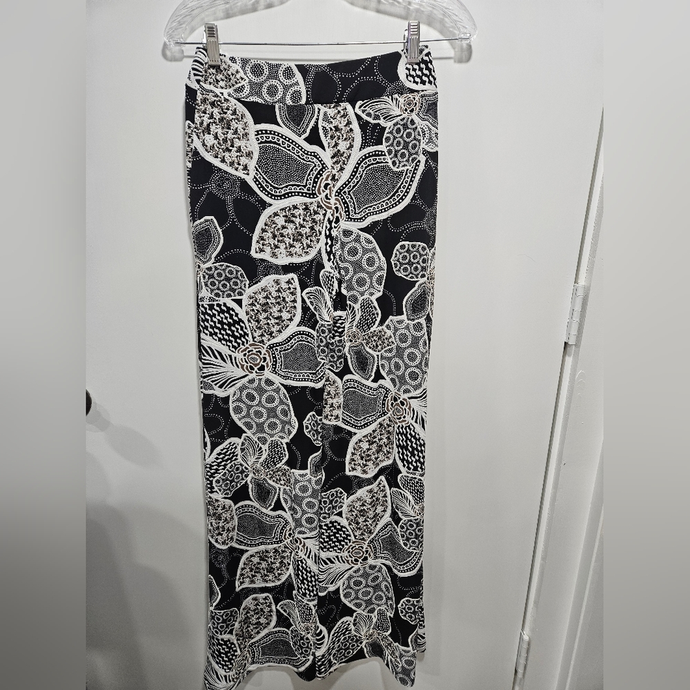 Frank Lyman design palazzo pants